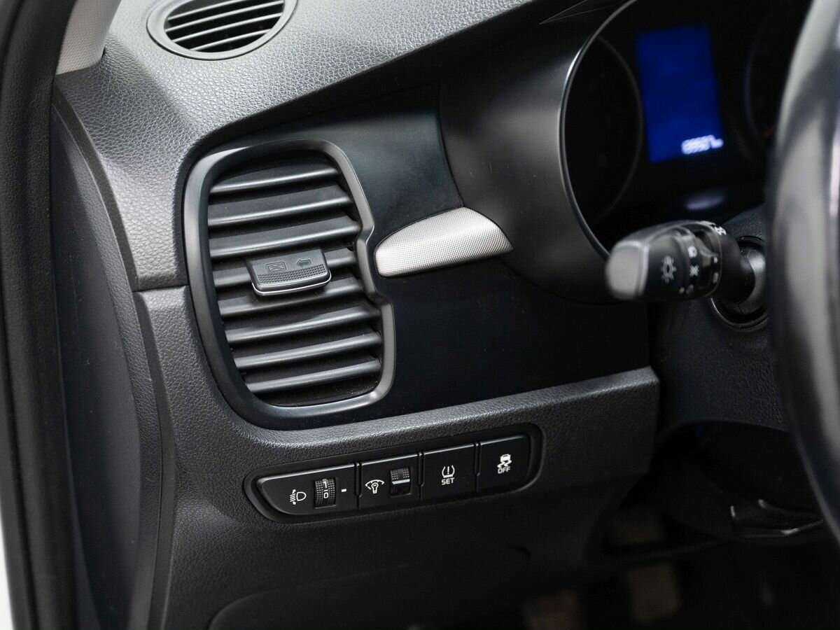 Kia Rio, 2018 Фото №19