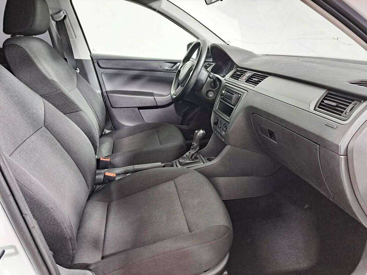 Skoda Rapid, 2017 Фото №11