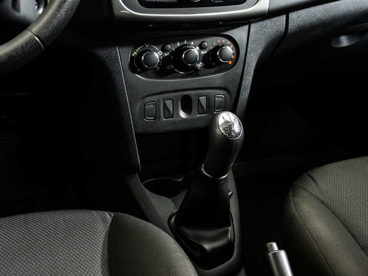 Renault Logan, 2019 Фото №12