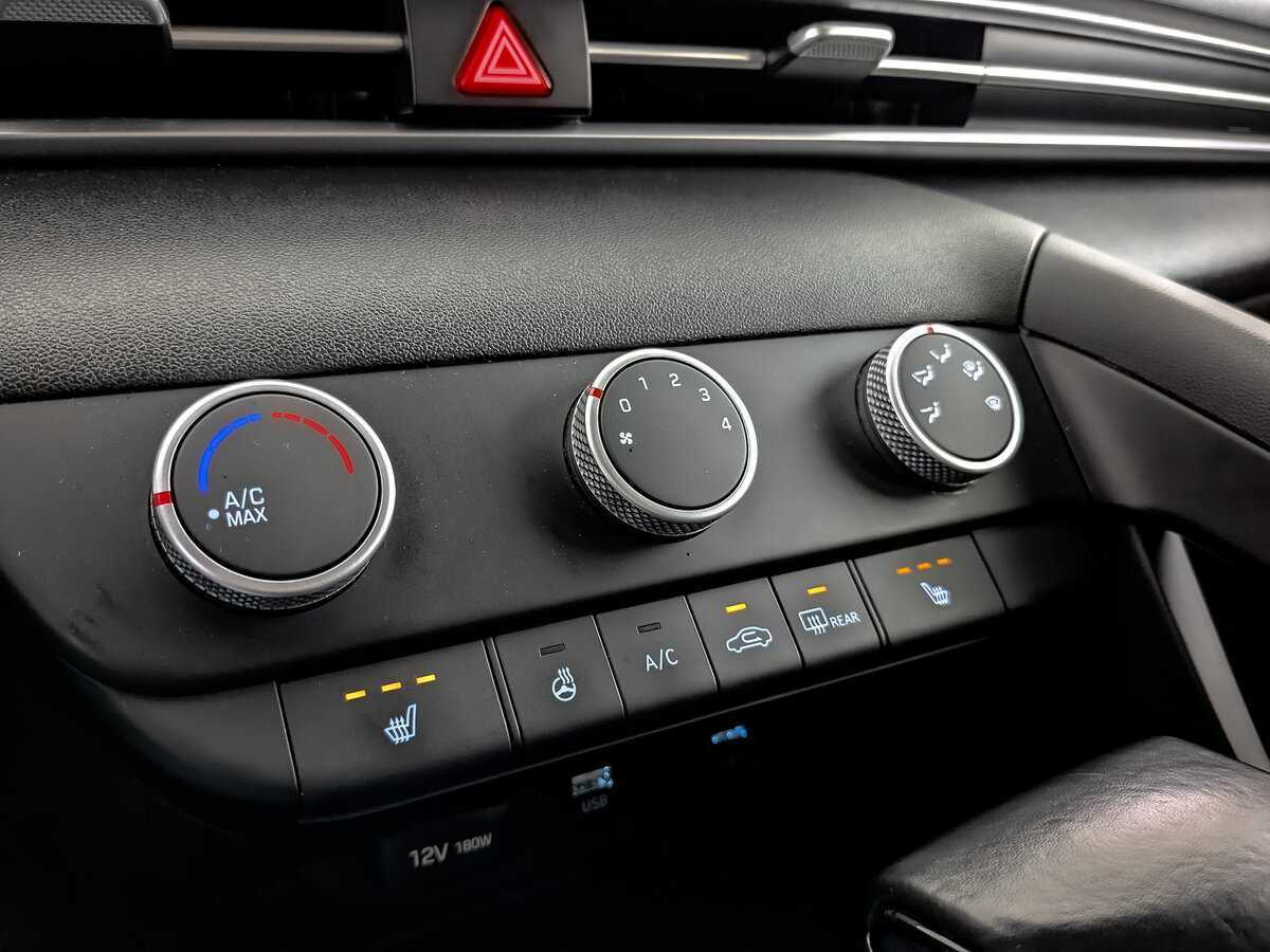 Hyundai Elantra, 2021 Фото №17