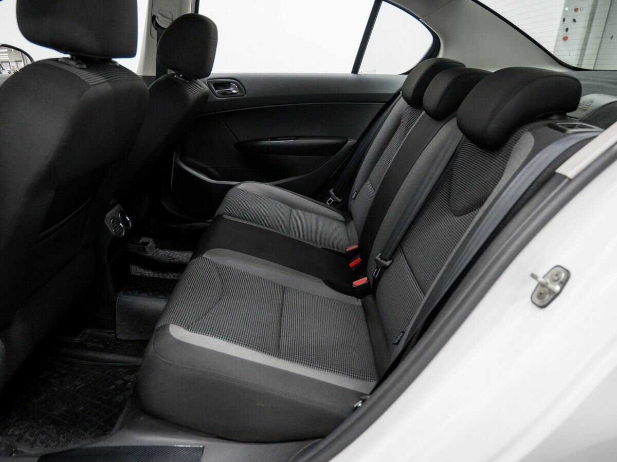 Peugeot 408, 2017 Фото №12