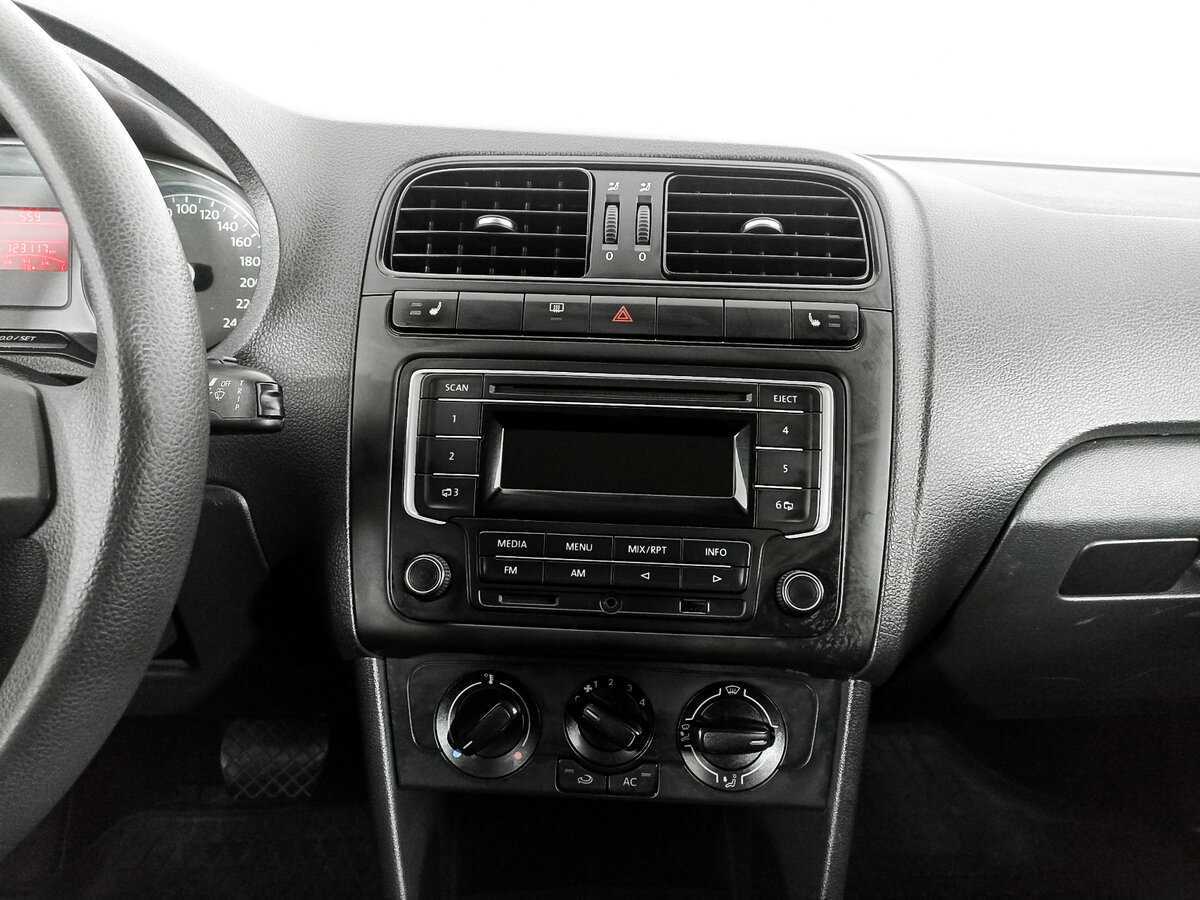 Volkswagen Polo, 2014 Фото №11