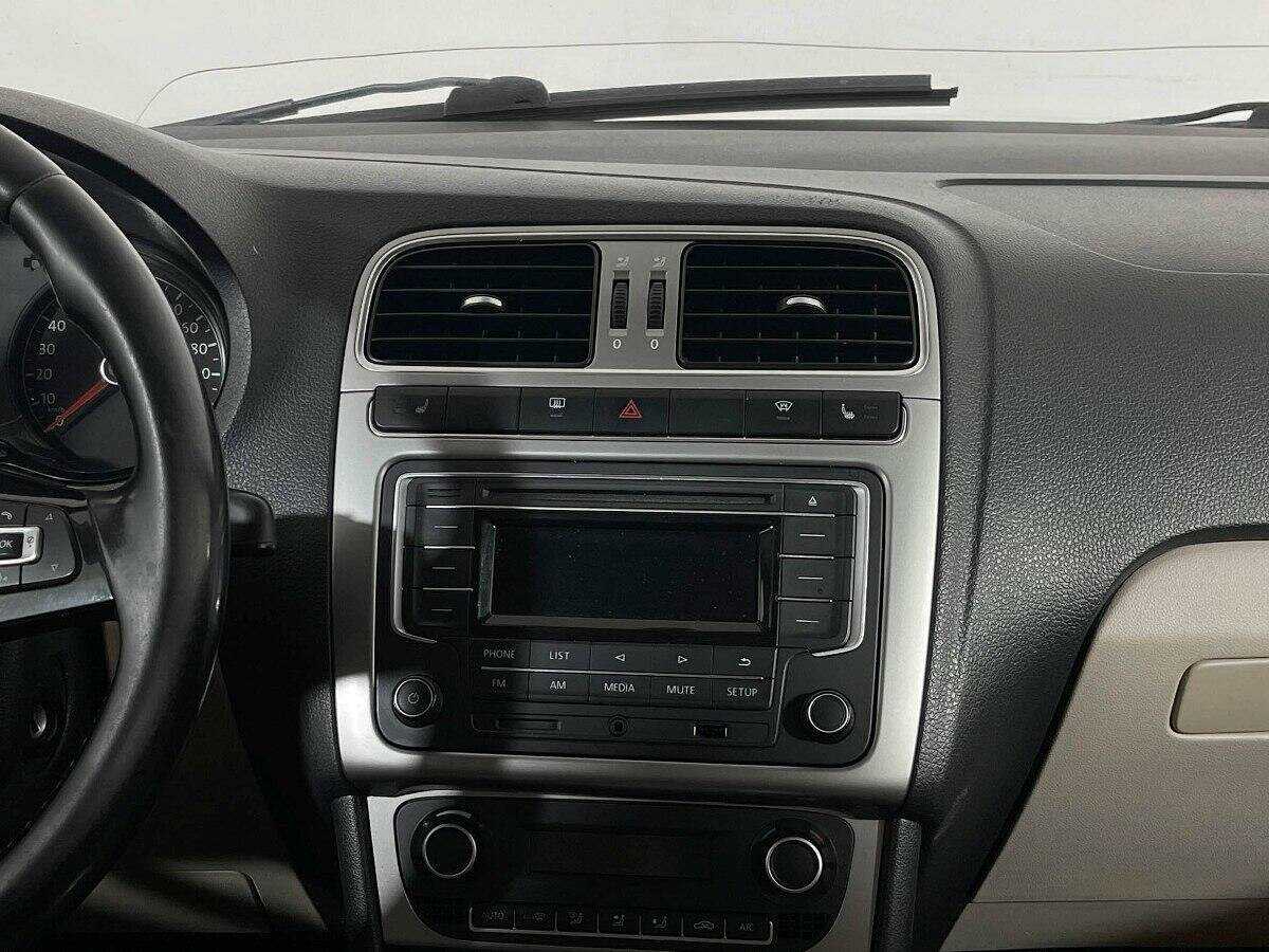 Volkswagen Polo, 2016 Фото №12