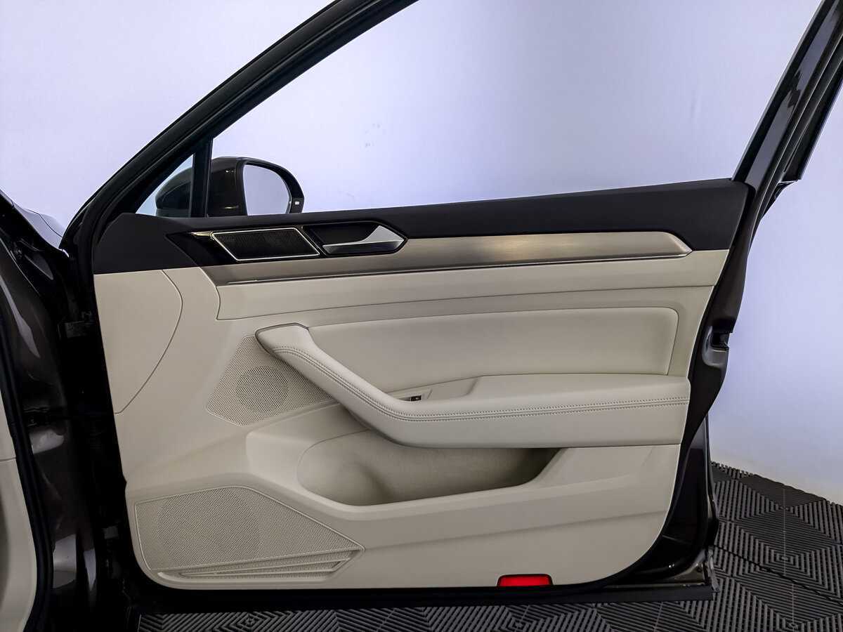 Volkswagen Passat, 2017 Фото №23