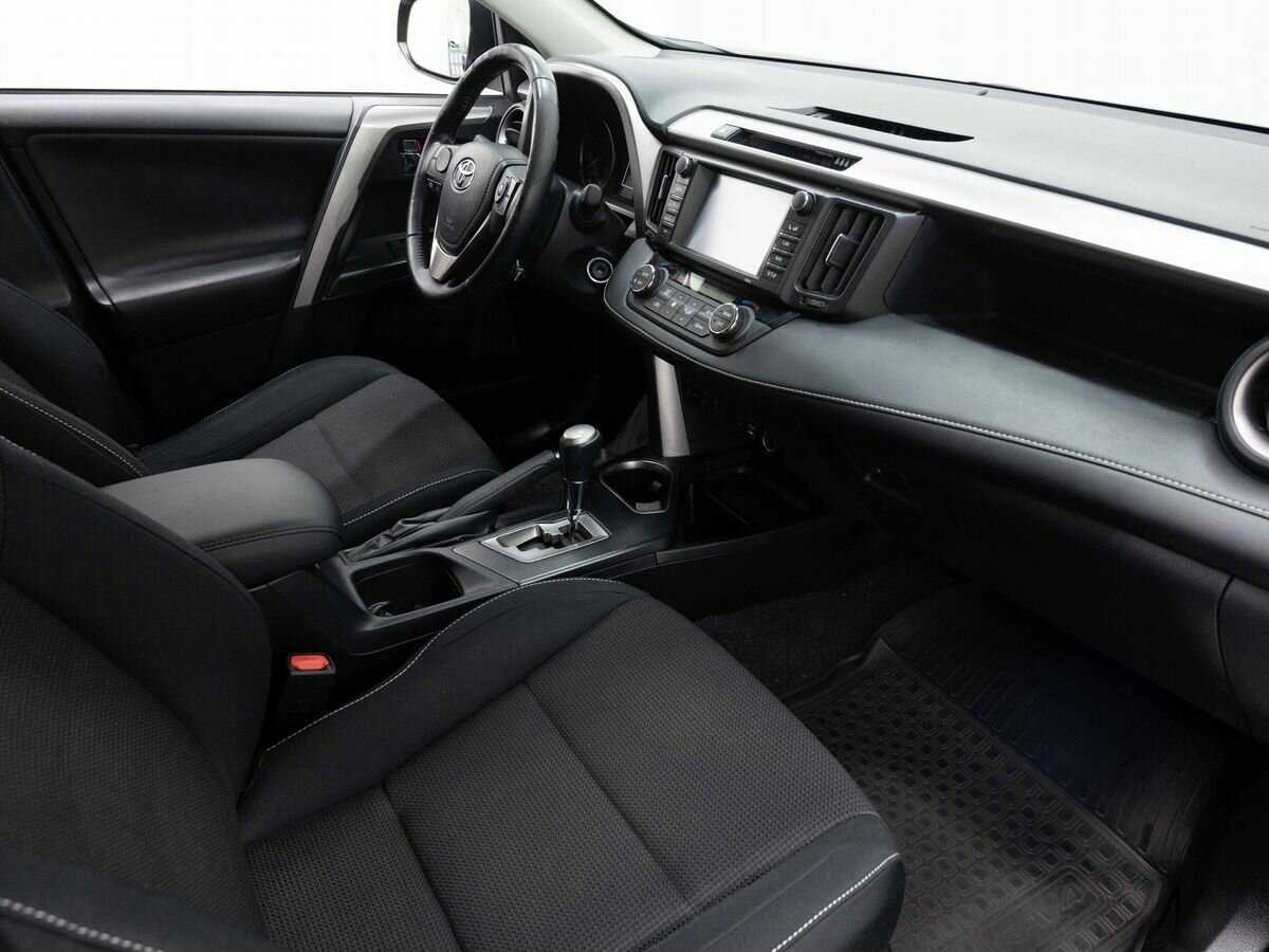 Toyota RAV4, 2017 Фото №12