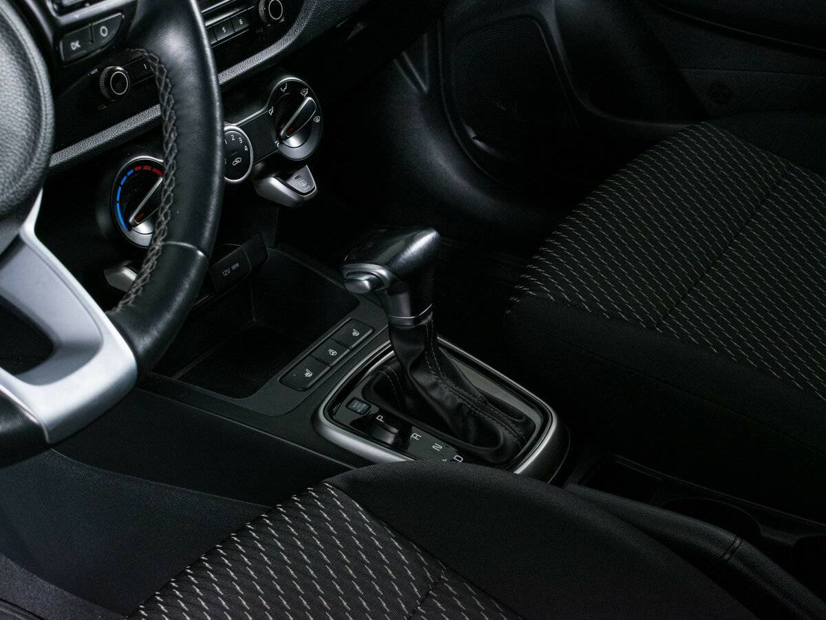 Kia Rio X-Line, 2019 Фото №12